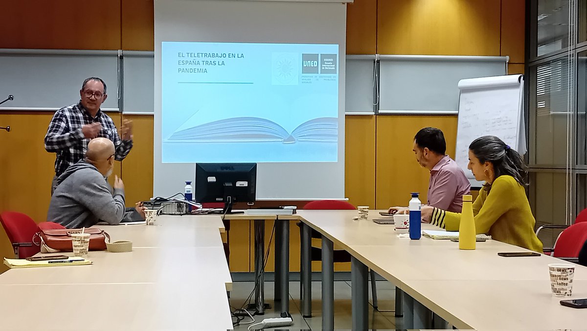 Comienza el seminario “El teletrabajo en España tras la pandemia” a cargo de Vicente Castellanos de <a href="/uc3m/">UC3M</a>, en la sala Herbert Simon del <a href="/CCHS_CSIC/">Ciencias Humanas y Sociales (CCHS - CSIC)</a>.