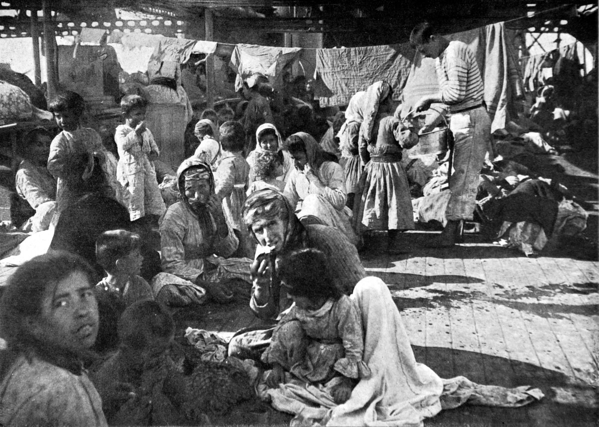 SOSCdOrient's tweet photo. 🇦🇲💬 #ActuOrient - 109° anniversaire de l'un des premiers génocides du XX° siècle.

🕯Le samedi 24 avril 1915, à Constantinople, capitale de l'empire ottoman, 600 notables Arméniens sont assassinés sur ordre du gouvernement. C'est le début d'un génocide, le premier du XXe siècle. 1.500.000 Arméniens, 500.000 Grecs pontiques et 750.000 Assyro-chaldéens et Syriaques sont déportés, massacrés en masse, décapités, crucifiés, brûlés vifs ou violés...

A l’orée du XX° siècle, l’Anatolie, au cœur de la #Turquie actuelle, comptait entre 30% et 40% de chrétiens, dont la puissance commerciale et administrative s’étendait jusqu’au Sérail, le palais du sultan. Mais considérés comme dhimmis (« hôtes protégés » en arabe coranique), ils étaient soumis à de lourds impôts, avaient l’interdiction de porter les armes et de posséder un cheval et ne pouvaient plaider en justice contre un musulman.

Avec l’entrée en guerre de l’empire ottoman, les troubles éclatent. Les Jeunes-Turcs lancent alors leur plan d’extermination des Arméniens, des #AssyroChaldéens et des Syriaques de l’Asie mineure. Hommes, femmes et enfants sont déportés vers Deir ez-Zor, sur l’Euphrate. Les marches effectuées dans des conditions épouvantables, sans vivres et sans eau, ont raison de milliers de déportés. Les convois des hommes de plus de 15 ans sont assassinés à l’arme blanche. Les survivants sont enlevés pour être vendus comme esclaves ou convertis de force à l’islam. A leur tour, les Arméniens de Cilicie et les Assyro-chaldéens des provinces de Diarbékir, Erzeroum et Bitlis sont déportés dans des camps de concentration en zone désertique et exterminés par petits groupes. Beaucoup sont attachés ensemble et brûlés vifs.

Entre 1914 et 1920, les deux tiers des Arméniens de l’Empire ottoman, 500 000 Grecs pontiques et 750 000 Assyro-chaldéens et Syriaques, Yézidis, Araméens, Nabatéens… sont officiellement exterminés.

Malgré les preuves accablantes, le génocide arménien continue d'être nié par la Turquie, le #Pakistan, et ceux qui cherchent à maintenir des relations diplomatiques favorables avec ces pays. Cette négation persistante rend la commémoration d'autant plus cruciale, afin de maintenir la vigilance de l'opinion publique sur le sort des Arméniens, qui font face à nouveau à des périodes de violence.

La commémoration du génocide arménien est un rappel poignant de la nécessité de veiller à ce qu'un tel événement ne se reproduise plus jamais. Ainsi, une équipe de #SOSChrétiensdOrient est présente ce 24 avril 2024 au mémorial du génocide arménien de #Tsitsernakaberd à #Erevan pour honorer la mémoire des victimes et soutenir la cause arménienne.

🙏En ce funeste jour, nous vous invitons à prier pour le repos de l'âme des victimes et pour tous ceux qui, encore aujourd'hui, sont persécutés à cause de leur foi.

#chrétiensdOrient