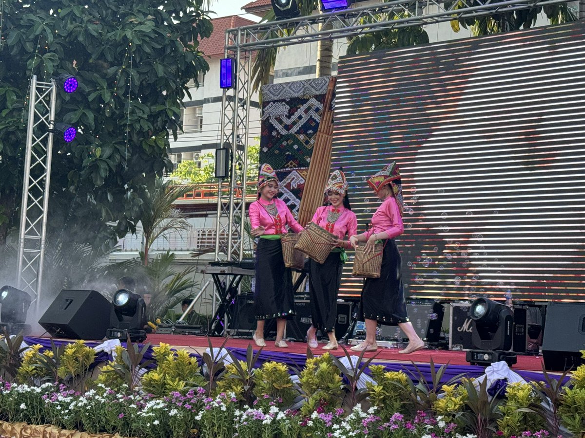 Theerarat S. tweet media