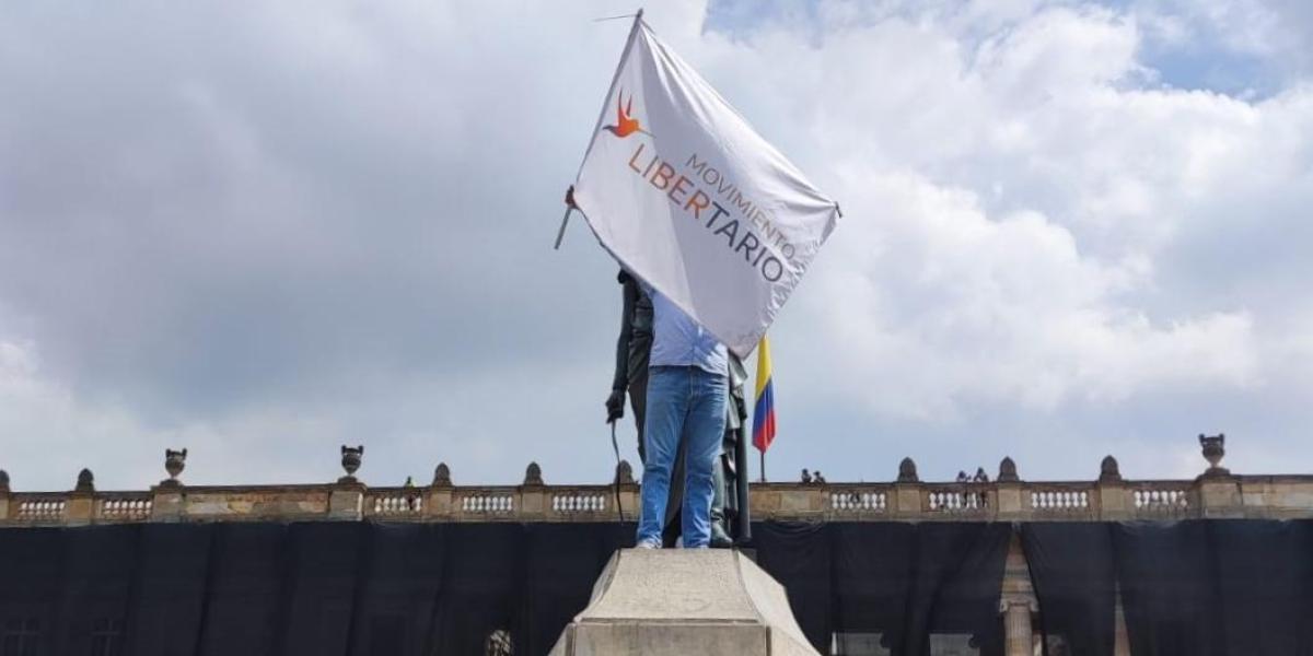 #ContenidoPremiumET | ¿La ideología libertaria de Javier Milei tiene cabida en la política colombiana?► eltiempo.com/politica/parti…