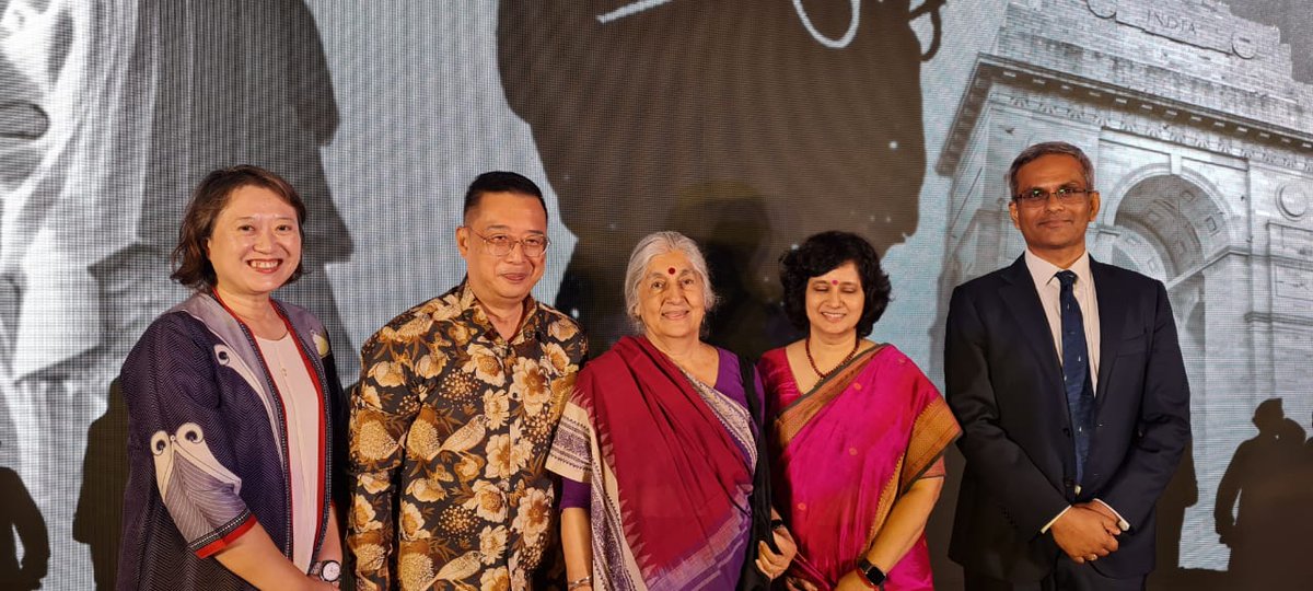 Delighted to watch the 🇮🇳 premiere of 'The Untold Story, #Netaji #SubhasChandraBose's Quest' by the 🇸🇬 Tagore Society and @DBSBankIndia. Inspiring! HC Wong See the full documentary here: m.youtube.com/watch?v=o54kGG…