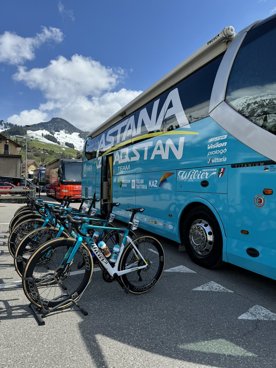 🇨🇭 RACE: @TourDeRomandie 

The first stage is about to start and today we have 165,7 km race from Château d’Oex to Fribourg. 

#TDR2024 #AstanaQazaqstanTeam