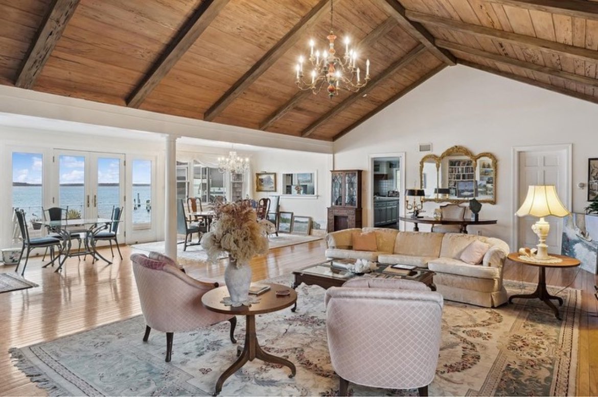 Shelter Island Waterfront Opportunity is available! 🌊

115 South Ferry Rd, Shelter Island
$5,250,000
6 Beds 6 Baths 

DM for full details and to set up a private showing 

Patrick.McLaughlin@elliman.com

#115southferryroad #115southferry #shelterisland
