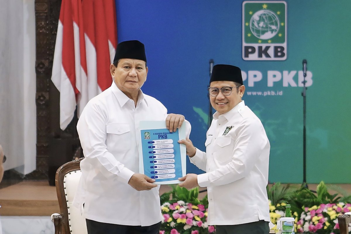 DPP_PKB's tweet photo. DPP PKB hari ini (24/4) menerima kunjungan dari Calon Presiden Terpilih @prabowo subianto serta jajaran pengurus @Gerindra di Kantor DPP PKB, Jakarta Pusat. 

Ketua Umum DPP PKB Gus Imin @cakimiNOW merasa bangga dan terhormat bisa berdiskusi serta mengucapkan secara langsung kepada Prabowo Subianto. 

#1PKB
#MuhaiminIskandar