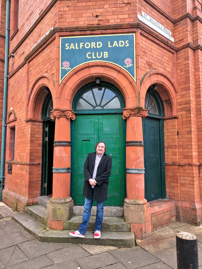 Today on @normanfm1066 North Manchester FM 106.6 at 3 pm, The Almighty Spacelord of Ashton-under-Lyne's show Northern Lights has a piece about the mighty, the wondrous @salfordladsclub! It features club volunteers, photographer Peter Wright and the excellent #SmithsOnStrings! 💚