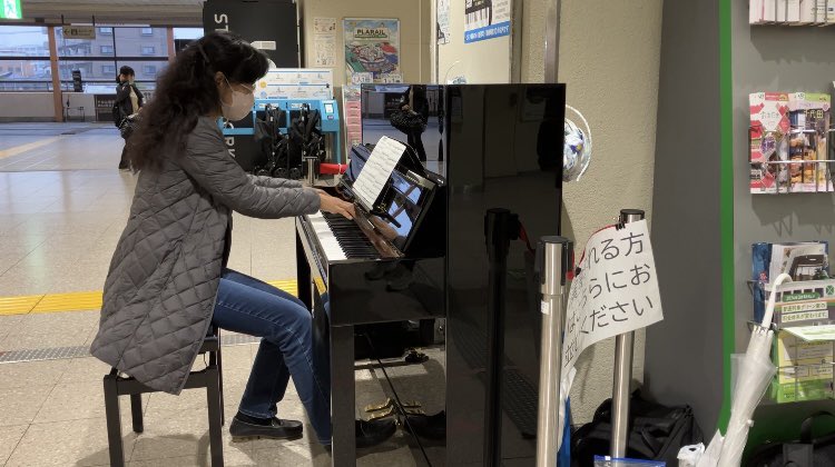 期間限定🎹
埼玉県戸田公園駅行ってきました🤗
遠州楽器さんの音色の優しいピアノでした〜♬✨
4/20〜5/6
10時〜19時