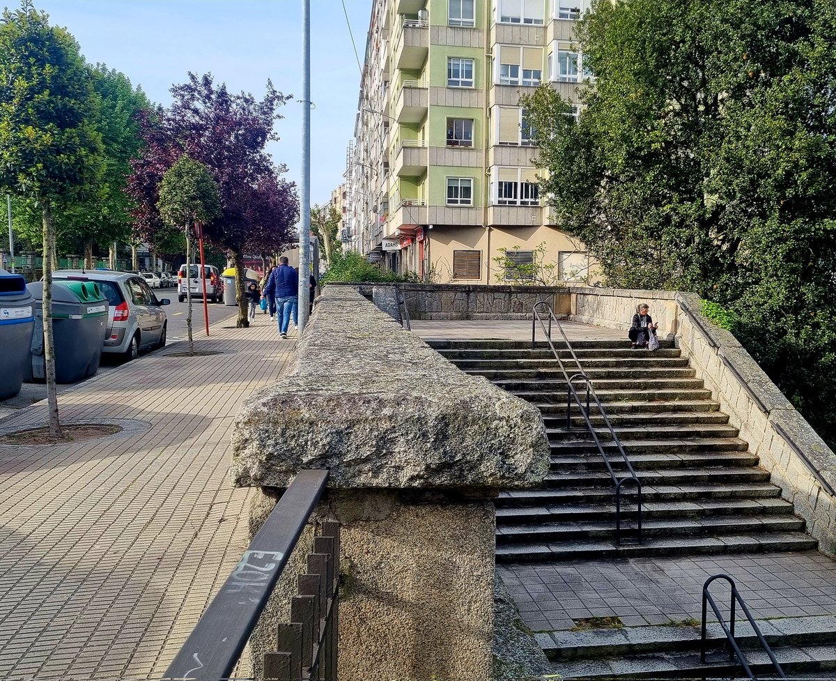 🚶🏻‍♀️🚶🏼🏗️ Esta semana licitamos ESCALERAS MECÁNICAS entre San Cosme y Peña Trevinca. Movilidad entre Casco Viejo y San Francisco Salió a contratación hace un año pero quedó desierto porque el precio de salida era demasiado bajo. Los técnicos se equivocaron y se ha corregido.