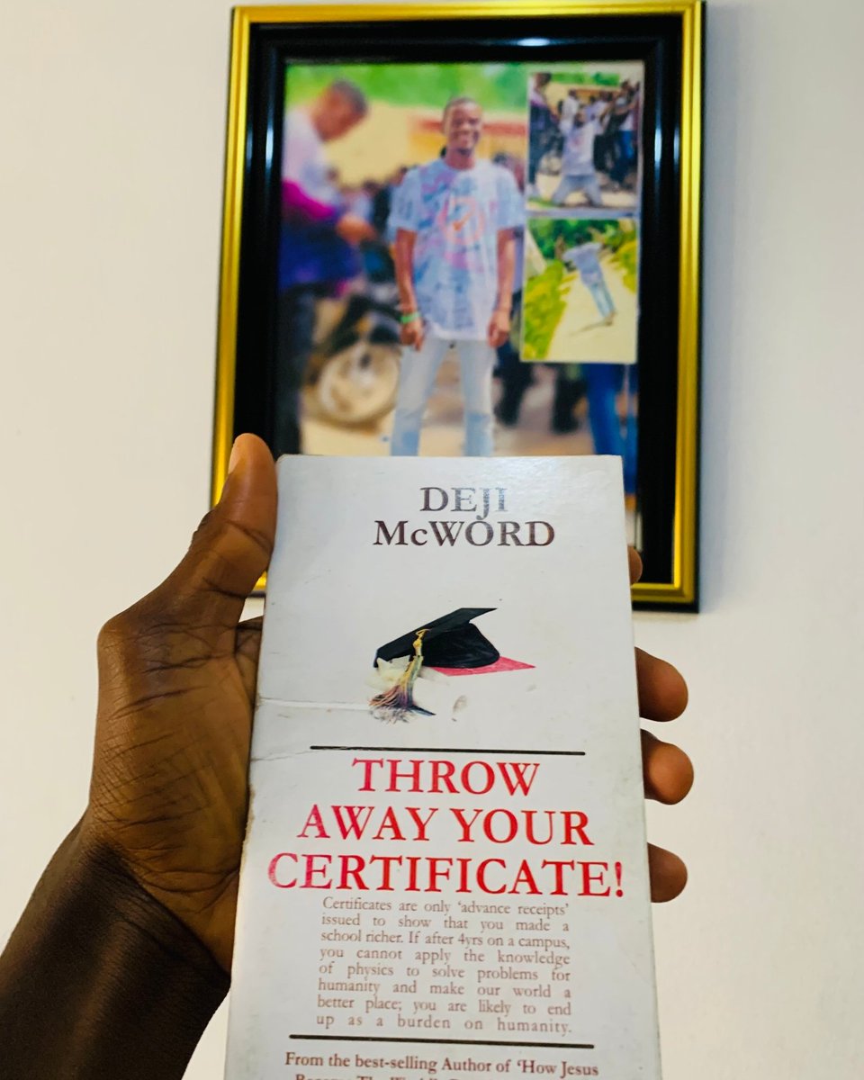 bayoomoayanwole's tweet photo. Happy World Book Day

Frame 1 - I love reading it everytime. Thank you @vincentadeoba 

Frame 2 - I read it because of the title and found it interesting. Title is CATCHY 😅

Frame 3 -  I co-read this with my #Friend4Life @TOluwa_ni 
 She pushed me till we finish https://t.co/wW8RUhsP4d