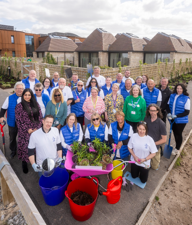 AlderCentre's tweet photo. Thrilled to share our gardening project! Thanks to a team of @TNLUK winners from across the North West who have been working hard planting around the Alder Centre.
#bereavementsupport #childloss #gardening #memorygarden https://t.co/lP1WD4pxtx