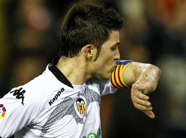 Tal día como hoy hace 14 años marcó David Villa su último gol con el Valencia CF, de penalti, contra el Deportivo en Mestalla. Villa marcó 129 goles en 225 partidos oficiales, siendo el 5º máximo goleador en la historia del club. Leyenda.