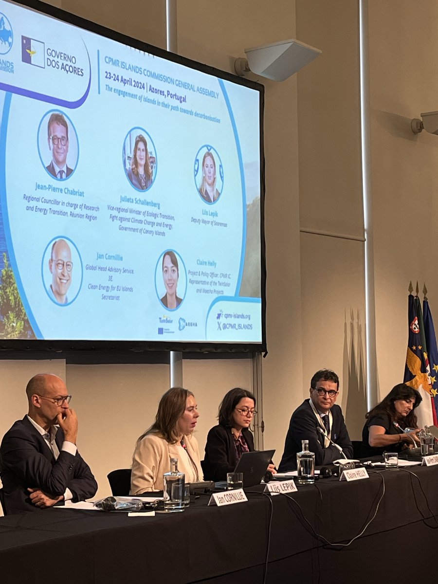 CPMR_ISLANDS's tweet photo. Key points from the Energy session ⚡
➡️ Energy transition must be fair and equitable 4all
➡️Regions as key actors to develop pluriannual programmes 
➡️Territorial environmental &amp; grid capacity constraints to be fully considered 
➡️ Multilevel cooperation as essential driver https://t.co/lNsAvDBmyV