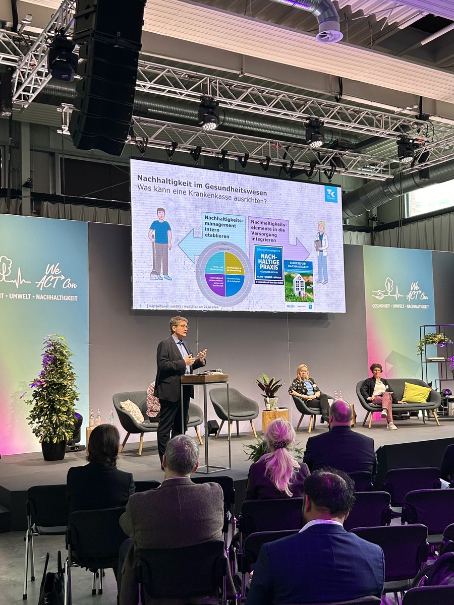 TK_Presse's tweet photo. Thomas Ballast, stellv. Vorstandsvors. der TK, sagt im Krankenkassensymposium der #WeActCon mit Andrea Galle (mkk) & Dr. Gertrud Demmler (@Siemens_BKK): „Versorgung wird es immer geben. Die #GKV kann gemeinsam Impulse setzen, dass diese so #nachhaltig wie möglich ist.“ https://t.co/bbRTZxZbLB