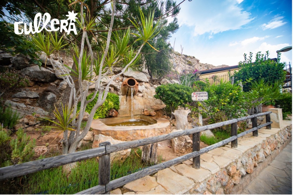 La Cueva-Museo Pirata de Cullera🏴‍☠️es perfecta para disfrutar con los más pequeños de la casa. Durante el recorrido podrán conocer la forma de vida de los piratas en aguas del Mediterráneo en el siglo XVI, contemplar antiguos instrumentos náuticos o mapas históricos #VisitCullera