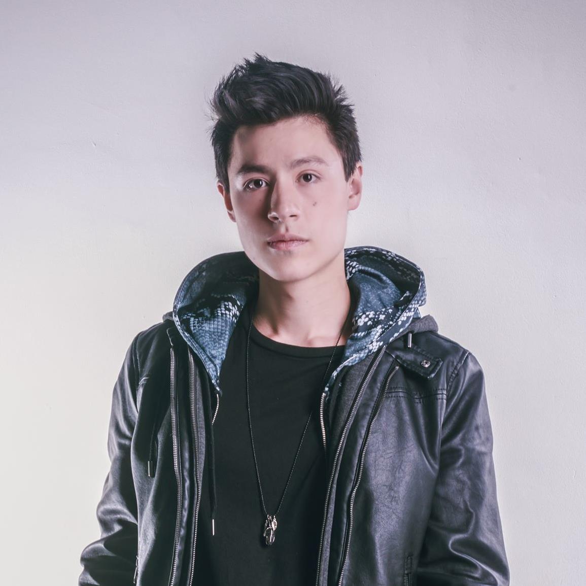 Future House Music tweet media