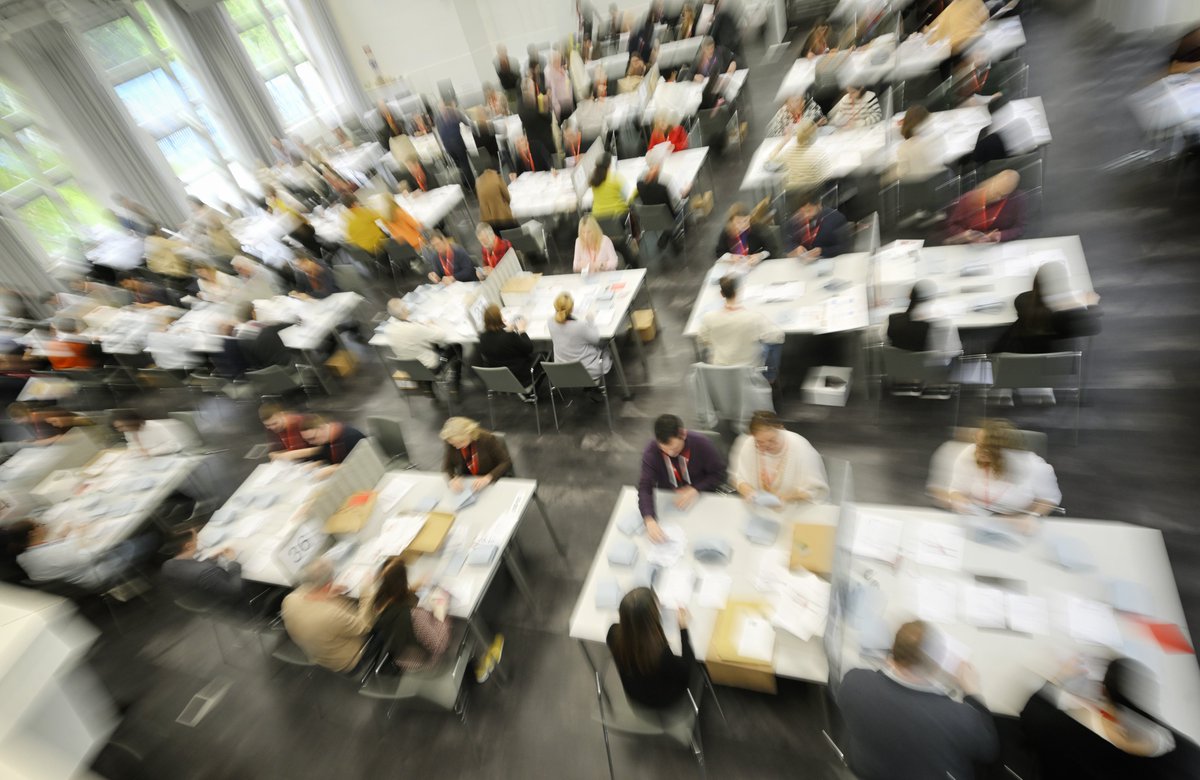 Alles in Bewegung: Aktuell werden bei der #AKWahl24 in Wien, NÖ und dem Burgenland fleißig Stimmen ausgezählt. Wir sind gespannt, bleiben Sie dran! #deineStimme #darumAK