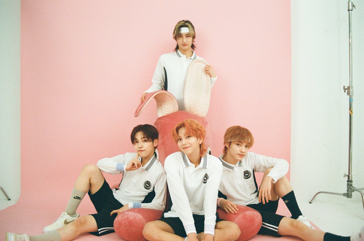 [𝑇𝑂 𝑚𝑦 𝑛𝑒𝑤 𝑓𝑟𝑖𝑒𝑛𝑑𝑠]
D-8

#TOZ #티오지
#TO_my_new_friends
#NU_SHOES
#TOZ_KOREA_1ST_MINI_ALBUM