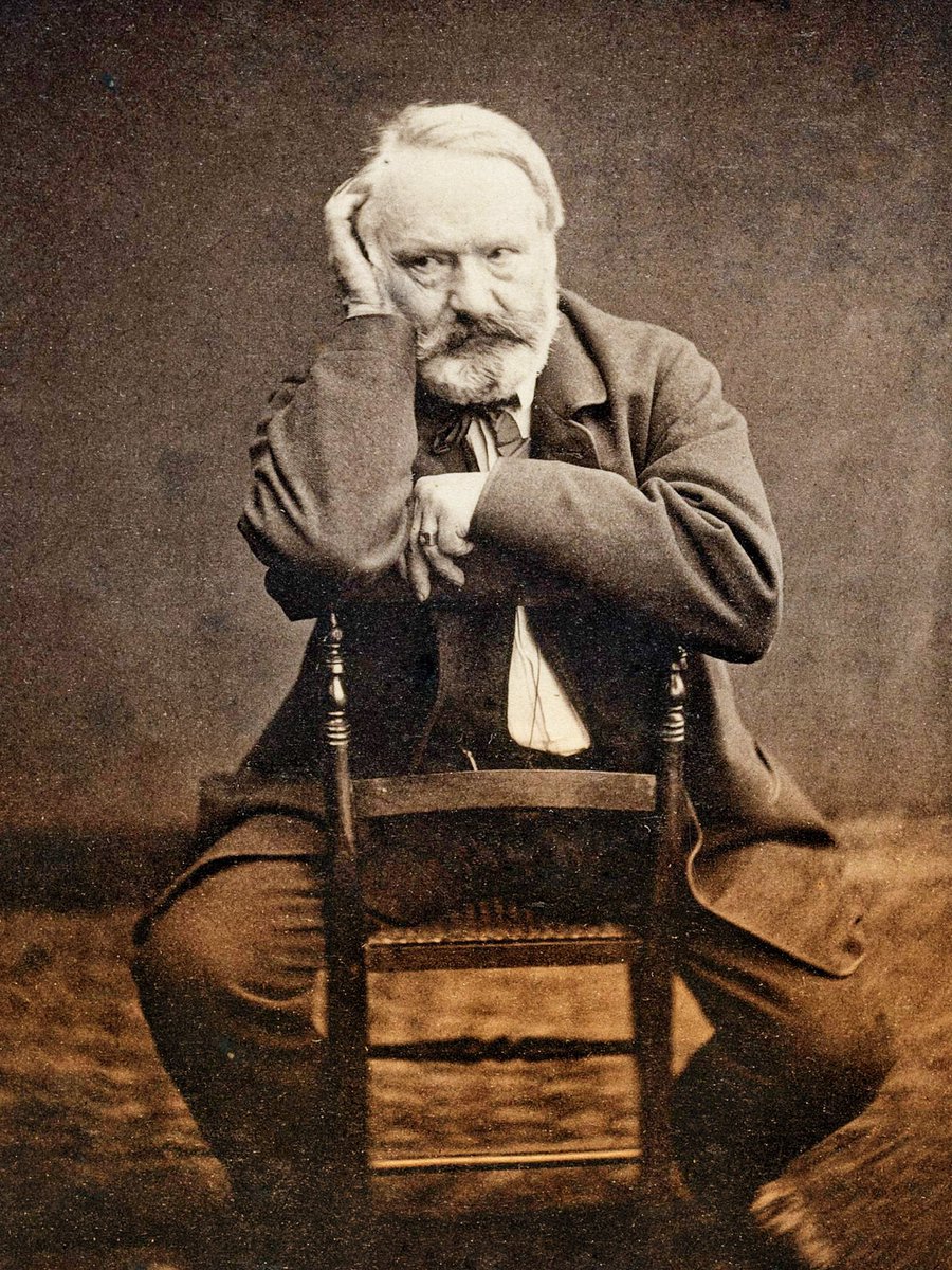 C'est la marche immémoriale. Le roi ne lâche que quand le peuple arrache. Victor Hugo