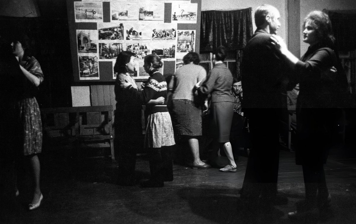Тусовка в элитном ночном клубе посёлка Оймякон. Якутская АССР, 1964 г.