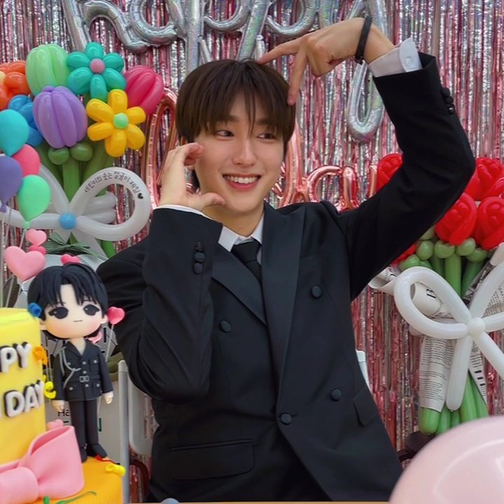 BIRTHDAY BOYYY 🥳🎂 

#HAPPY_SEBIN_DAY
#424Percent_Vitamin_Sebin_Day
#0424_HBD_Jangsebin
#비타민_세빈은_내_하루를_정말_행복하게_만들어요 #OMEGA_X #오메가엑스 #세빈