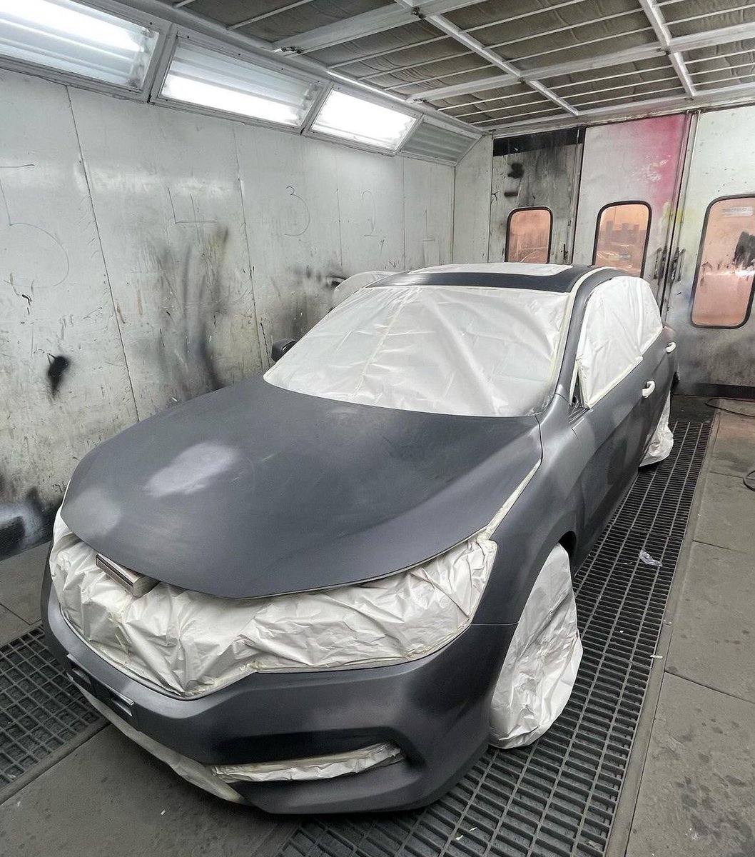 HodgeAutos's tweet image. Prepping cars for a paint job is like giving them a spa day before a red carpet event - it’s all about the meticulous details that make the final look shine! 😃

So, when are you bringing your cars to us for pampering? 

#carprep #spa #hac #spotlight