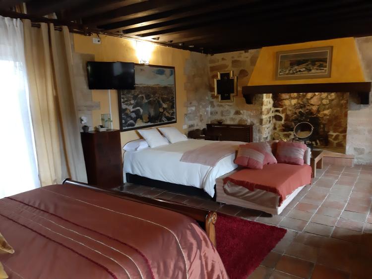 zonasrurales's tweet photo. ¡Ven a visitar el Palacio Rural Universitas! Disfruta de una experiencia única en la casa rural más encantadora de Villaescusa de Haro. Rodeado de naturaleza y con una arquitectura llena de historia, este lugar es perfecto para desconectar ➡ + info  en https://t.co/cBVI0YK115 https://t.co/nXb1eFMatD