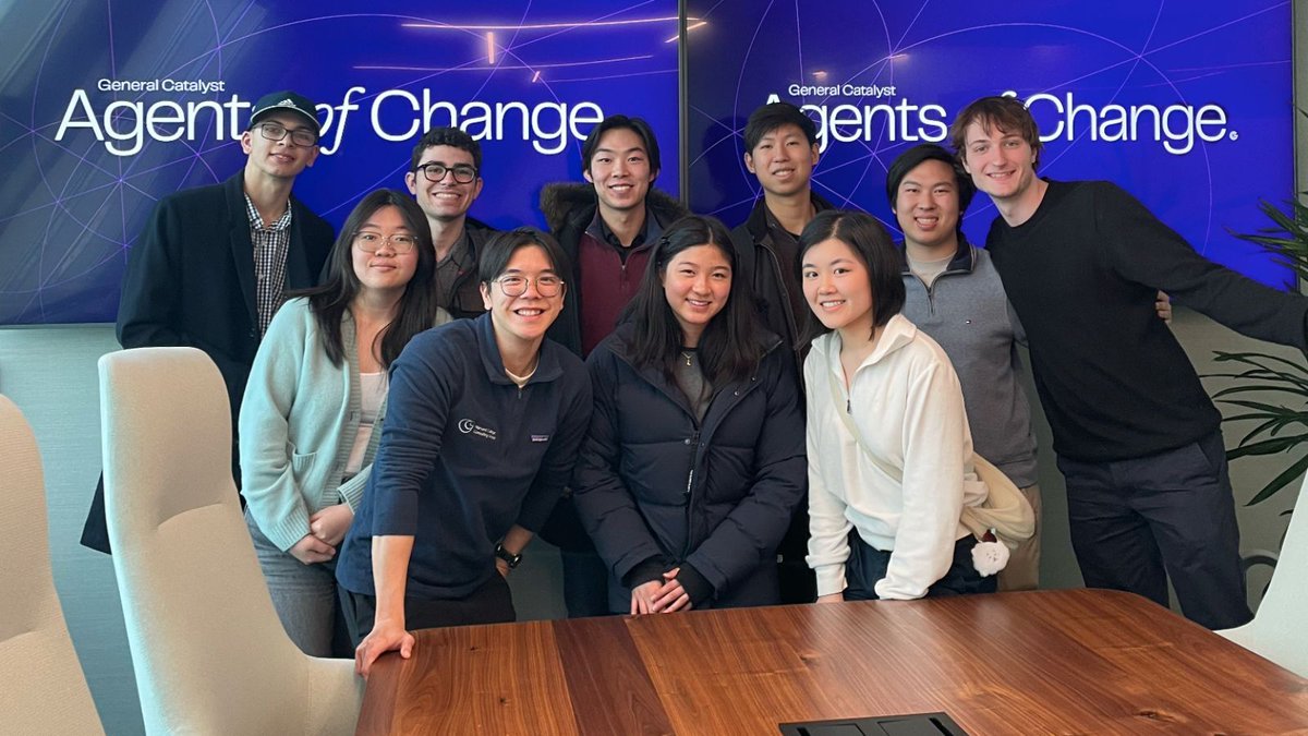 Members of the SEAS-affiliated Harvard Computer Society's Artificial Intelligence Group spent their Spring Break meeting AI technology professionals at some of the biggest companies in the field. buff.ly/44cYxMy
