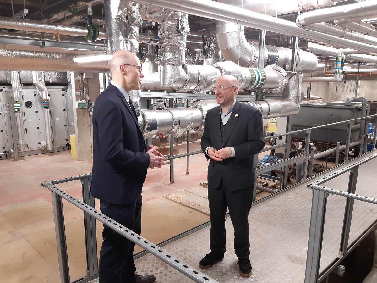 Leisure centres, schools and universities will be transformed by @scotgov funds aimed at accelerating the decarbonisation of public sector properties. @PatrickHarvie heard how waste heat from data centres will be recycled for heating @EdinburghUni More: ow.ly/BfZ050RmZna