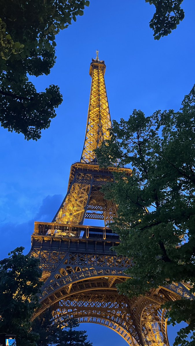 MiurelPrez2's tweet photo. Tour Eiffel 🇫🇷💕 https://t.co/gOLcn6KMOX