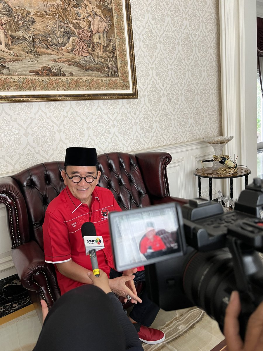 PDI Perjuangan di Komandani Ibu Prof DR (H) Hj Megawati Soekarnoputri Ketua Umum dan Presiden RI ke 5, Kami seluruh Kader Bangga Ibu ter❤️C I n t a telah menunjukan M e r a h nya MERDEKA👍🤟🙏🇮🇩.