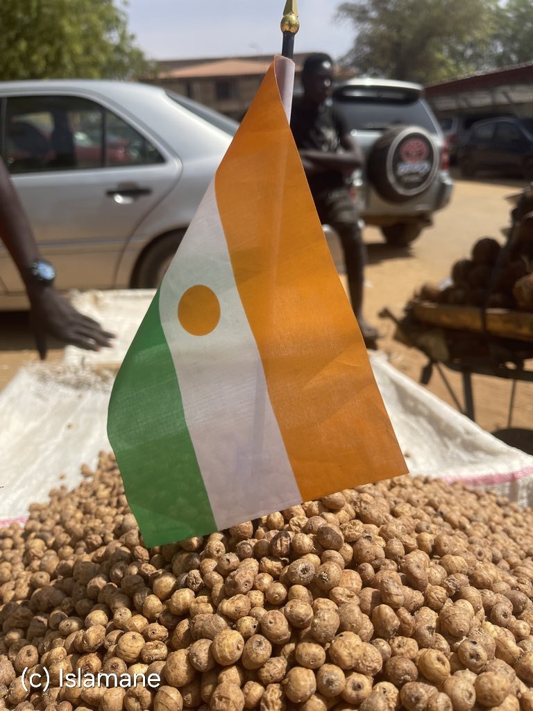 La vraie #PAIX réside dans la construction d'une société juste et équitable, où tous, sans distinction, ont accès aux besoins fondamentaux et peuvent vivre en sécurité. C'est un droit inaliénable que chaque dirigeant, qu'il soit élu ou non, doit défendre.

#FeteDeLaConcorde