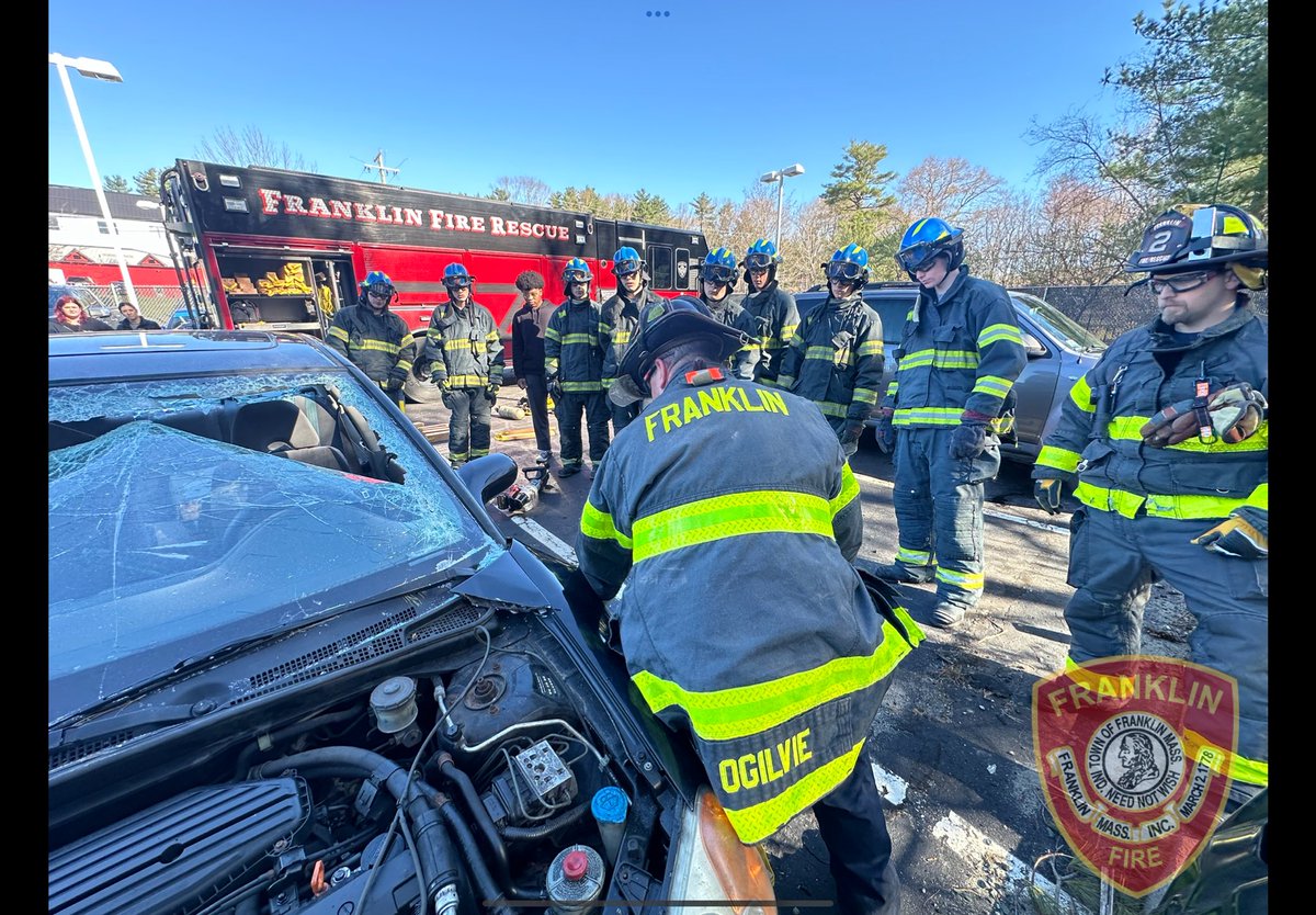 FranklinSafe's tweet photo. Auto extrication! Thank you to Vendetti Motors for donating a car for a Jaws of Life demo with our FHS Senior Project students! The students were able to see first hand the power of the extrication tolls used in the fire service. Thank you again to Vendetti Motors of Franklin!!🚒 https://t.co/1VIySoTESb