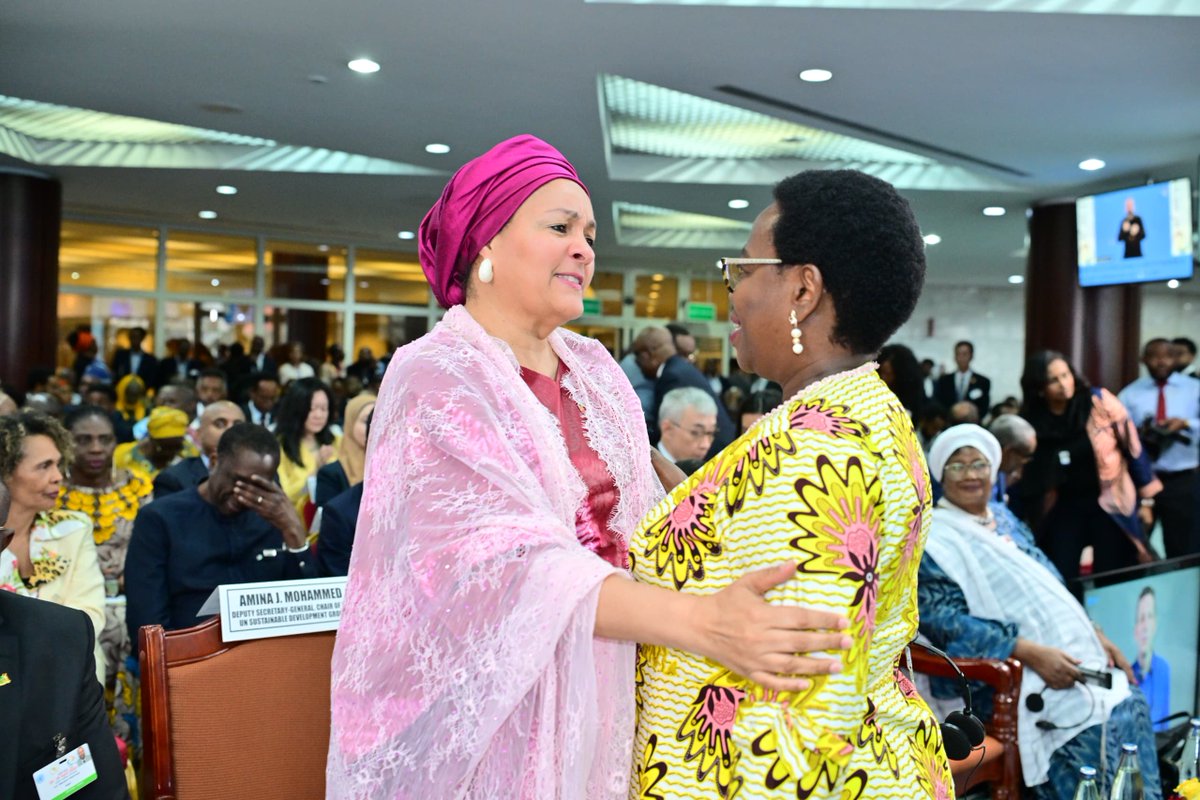 In the sidelines of the 10th Session of the Africa Regional Forum on Sustainable Development #ARFSD2024, I had a fruitful meeting with my sister @AminaJMohammed, Deputy Secretary-General of the @UN - We exchanged notes on upcoming review of implementation progress of our #AU-#UN…