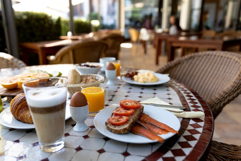 ¿Eres de los que necesitan un buen desayuno? ¡Pues ya sabes donde pasar tus vacaciones!
hotelcalbisbe.com
#calbisbehotel #vacaciones #travelling #vacancy #hotelroom #hotelsuite #hotelpool #Travelgram  #traveling #traveler #travelspain #Soller #Mallorca