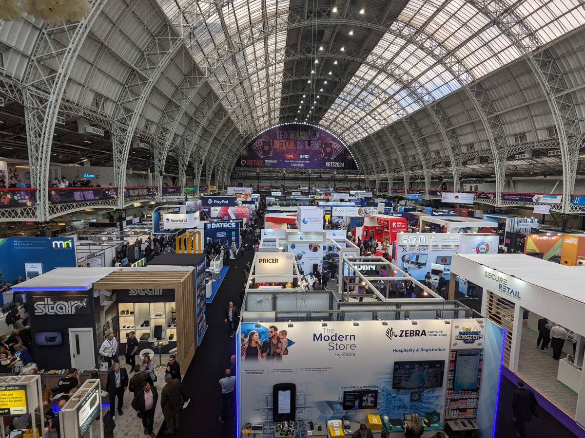 fiveinaboat tweet media