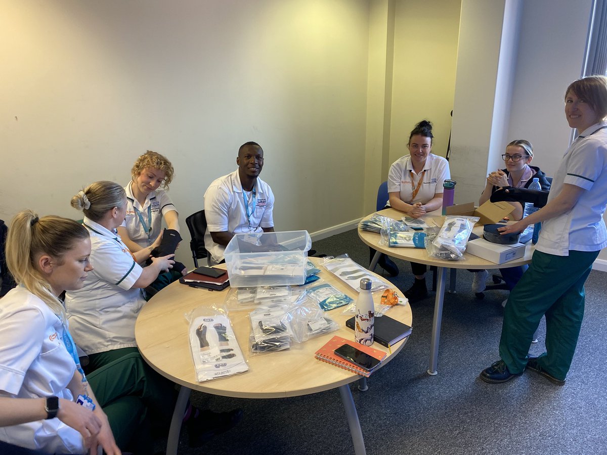 CSNRT OTs Trying out some allard SOT orthoses this morning in our monthly splint peer learning session. Discussing pros and cons and clinical reasoning 🧠 @MFTnhs @MFT_CSSAHPs @TraffordLCO @colmac_83