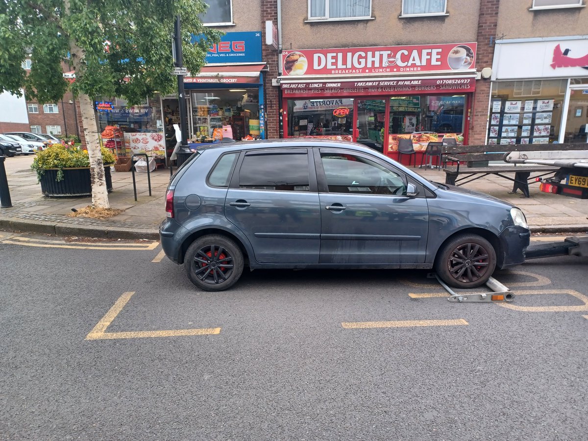 Vehicle seized in Upminster Road South Rainham driver had no insurance 1526EA 2941EA