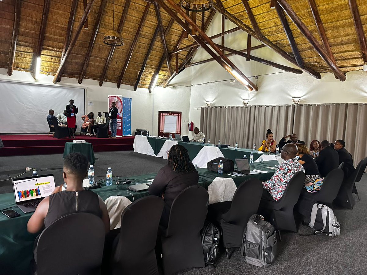 🚨CAAC SENSITISATION WORKSHOP📈

Today's session 📝 focuses on emerging threats ❌️ associated with the CAAC Agenda in Southern Africa, including violent extremism, trafficking in persons , and climate change, amongst others.