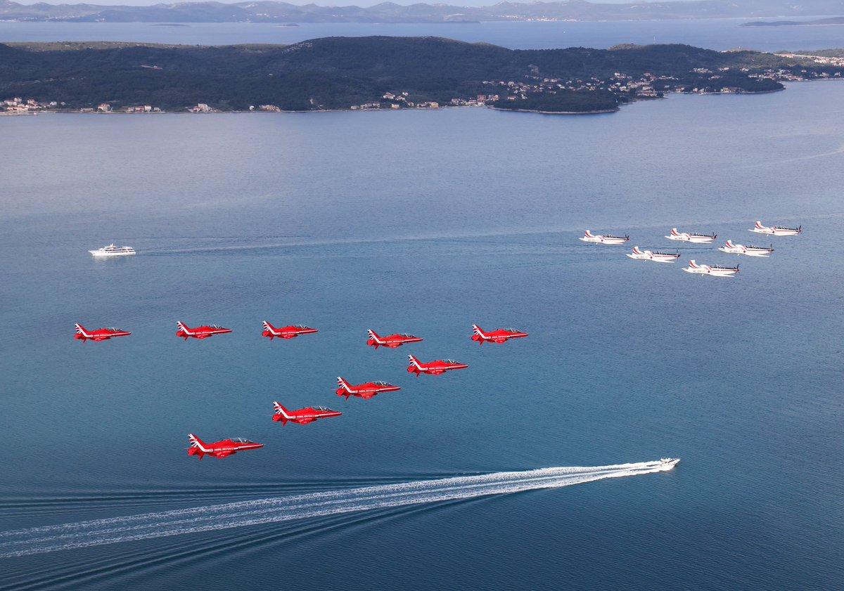 rafredarrows tweet picture