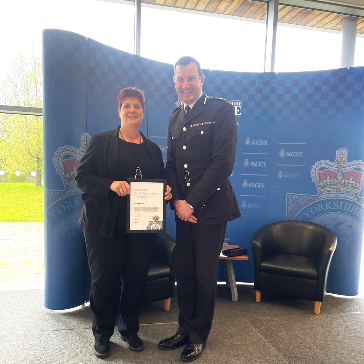 LeedsWomensAid's tweet image. Congratulations to our Chief Executive, @nikpeasgood, who last week was awarded an Assistant Chief Constable Commendation from @WestYorksPolice for her passion, collaboration and dedication to driving change to tackle violence against women &amp;amp; girls. 👏

#Commendation #WYPolice