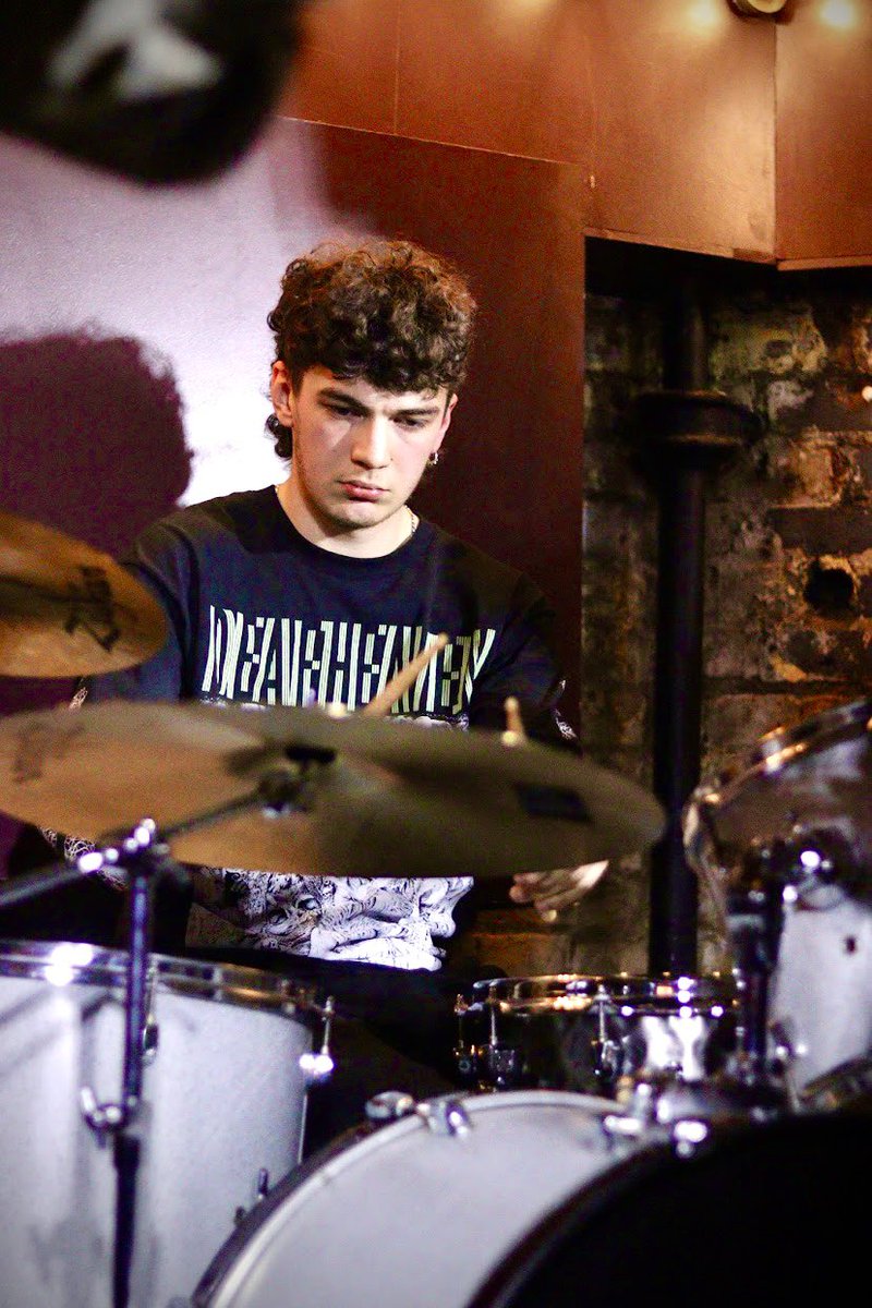 ✨ Winchester ✨

We’re supporting Life In Mono on Saturday 25th May at The Railway Inn. Support also comes from <a href="/aqualineband/">Aqualine</a> and Zero Saints . 

Tickets on sale now via the link in our bio