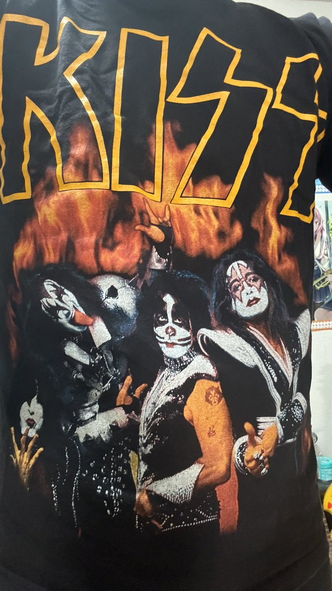 今日は🌟KISSの初期メンバーと行ってきました😊

#kiss #rock #rockt #rocktshirt #metal #hardrock #grammetal #paulstanley #genesimmons #ericsinger #tommythayer #acefrehley #gibson #respaul #respaulstandard #gibsonlespaul