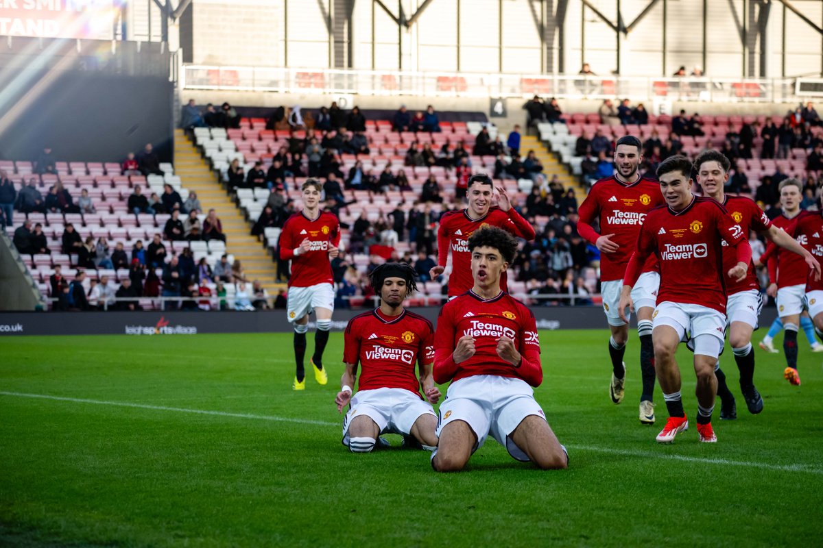 🗣 @Coxy3012: “I think the boys really appreciate that they are being hit with a diverse range of experiences, some of them were walking across the pitch on Sunday at Wembley and here they are today. It’s a fast moving football club and a fast moving week. The experiences will…