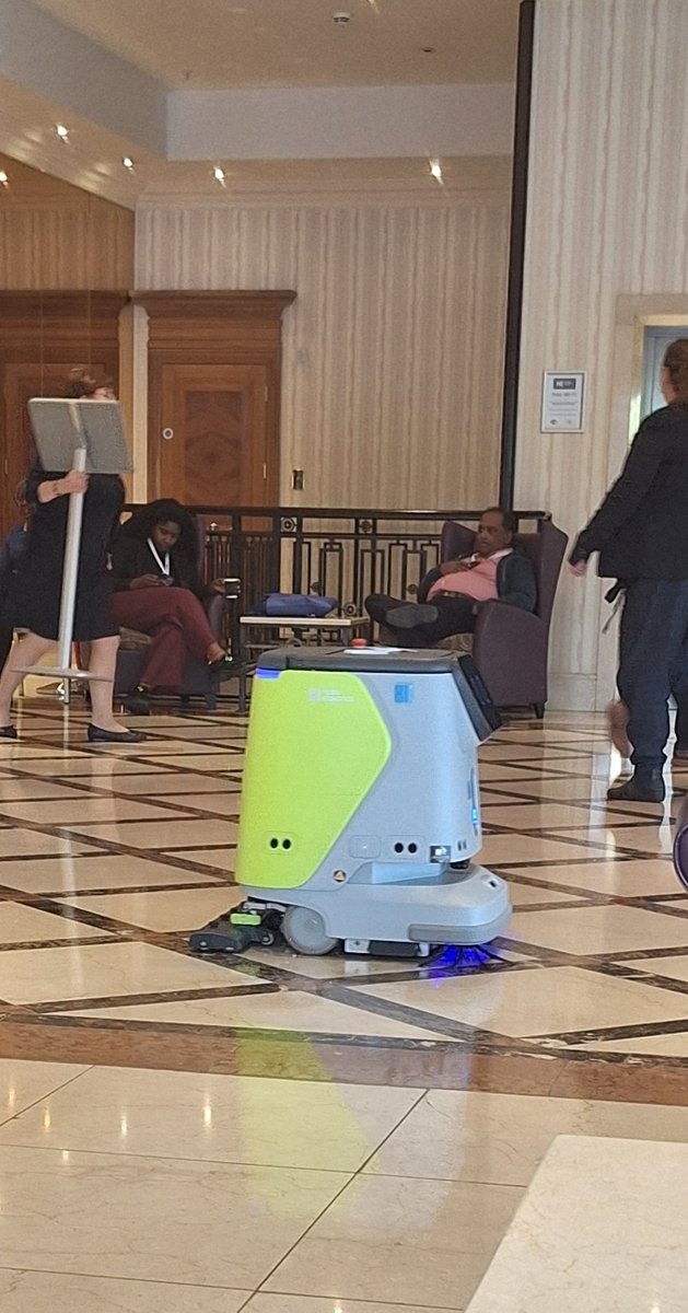 #IPC24 great mornings talks sat catching up now. This auto floor cleaner is mesmerising!!