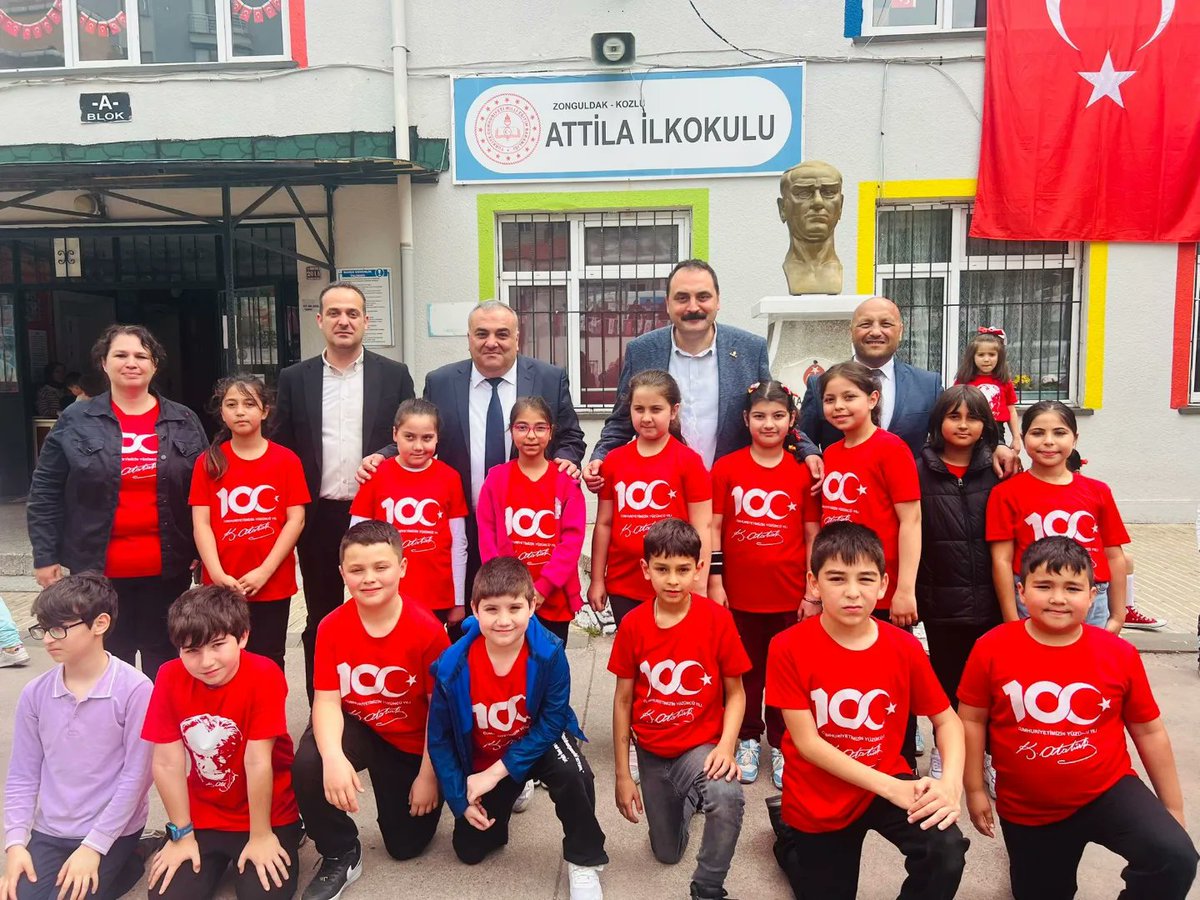 23 Nisan Çocuk Ressamlar Sergisi açılışını Kozlu Belediye Başkanımız Sayın Altuğ DÖKMECİ , İlçe Milli Eğitim Müdürümüz İsmail AKSOY ve kurum müdürlerinin katılımıyla gerçekleştirdik .🌃🏞️ @tcmeb @ZonguldakMEM @ismailaksoymeb @GirginBa @SColakbay
