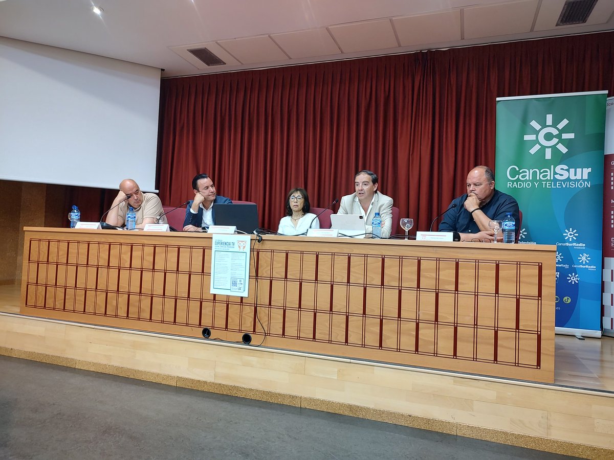 FCom_US's tweet photo. ▶️ Ahora la segunda mesa de #ExperienciaTV "Periodismo e inteligencia: ¿artificial o natural?"

Panelistas reflexionan sobre el presente y futuro de la #IA en el quehacer periodístico, resaltan que debe ser utilizada con ética y como una herramienta que facilita la labor. 

#ia https://t.co/4ZcsDB9m17