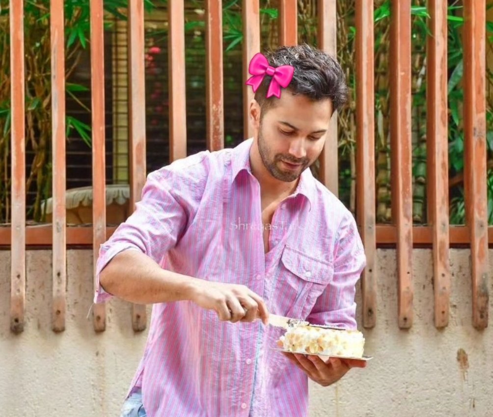 He's just a 37 year old pookie 👉👈🥰
#VarunDhawan #HappyBirthdayVarunDhawan