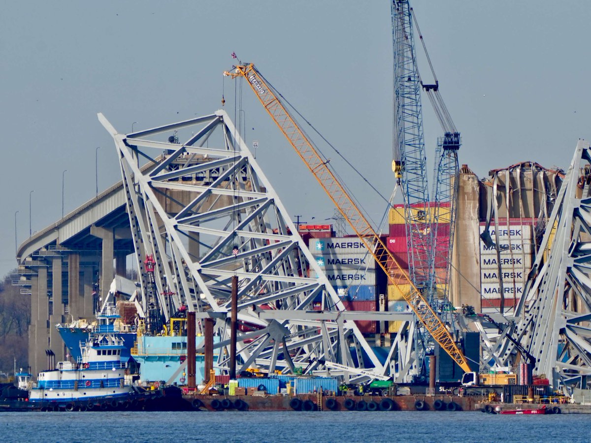 Baltimore Port Progress: Clearing Path for Vessel Traffic After Bridge Collapse globaltrademag.com/baltimore-port… #BaltimorePort #ShippingIndustry #SupplyChainManagement #TradeRoutes #GlobalTrade #BaltimoreBridgeCollapse