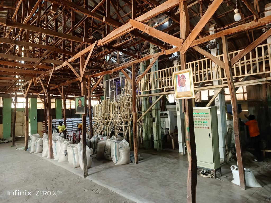 RetsonTedheke01's tweet photo. #GaateGoldRice: Today is 24th April, 2024 and We Are Producing Rice With Diesel. We Are Still Buying Diesel Above N1,400/Litre Here in Kokona LGA, Nasarawa State! Better Than N1,700/Litre Last Month.

Our Rice is Still N60,000/50kg and Orders Take 15days to Deliver.

@NFGCSFarmEstate Sights and Sounds From Our Production Process This Morning!

@agbadovolution Technologies Powered @agbatoken will be the Ultimate Nigeria Agricultural Productivity Financing Solution to a Lasting overall Massive Jobs Creation, Food Security, Economic Sustainability, Cultural Integration and Socio Political Stability.

For Nigeria to Work, Nigeria Must Farm and Process What We Farm!

#Agbatoken
#Agbadovolution 
#NigeriaFirst 
#NigeriaOnly 
#NigeriaAlways 
#GaateGoldRice 
#NFGCSFarmEstate 
#LetFarmersBreathe 
#LetThePoorBreathe
#BatkashNigeriaFarmers 
#LeaveNoFarmerBehind 
@cenbank
@MBuhari 
@KashimSM 
@agbatoken
@officialABAT 
@NGRPresident
@agbadovolution
@DeeOneAyekooto
@NFGCSFarmEstate
@BatKashNFF