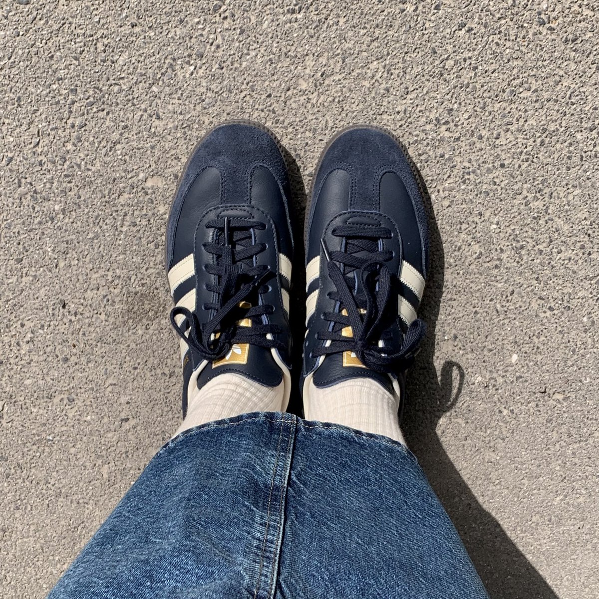 bebidd's tweet photo. navy &amp; beige colors it’s a perfect match ◝✩⡱ https://t.co/0sMqhX6uCG