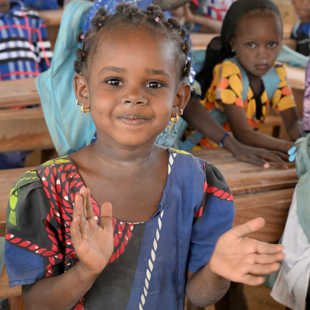 3 petits secrets pour protéger les enfants :
1️⃣ Enregistrer leurs naissances ;
2️⃣ Dénoncer toutes les formes de violence ;
3️⃣ Les entourer d'amour chaque jour 💙

#PourChaqueEnfant, la protection !
#ChildProtection